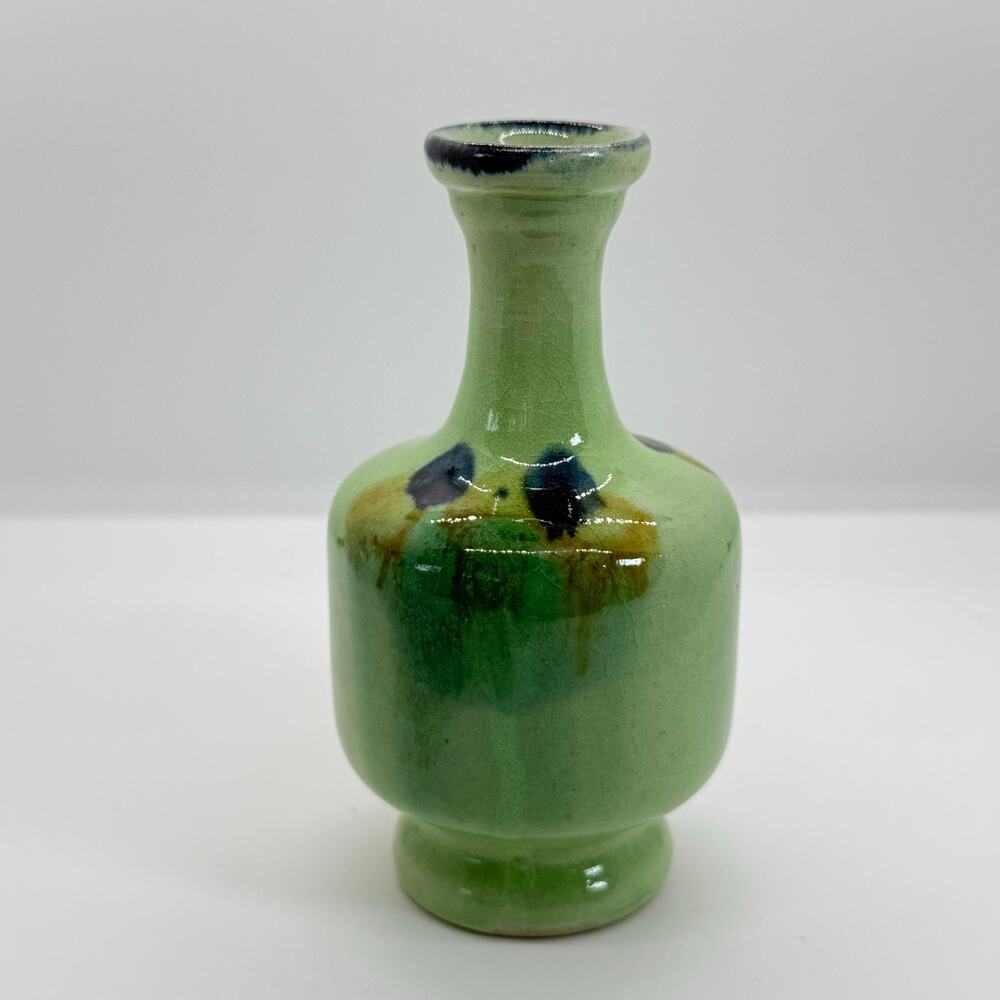 VTG Action Cheswick PA Green Bud Vase Hand Crafted Ceramics Taiwan Abstract MCM